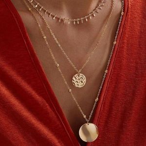 pendant layered necklace